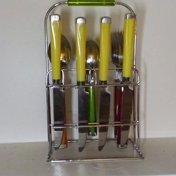 🩷NWOB🩷 17 PIECE DINNERWARE 🫶 - Picture 2 of 2